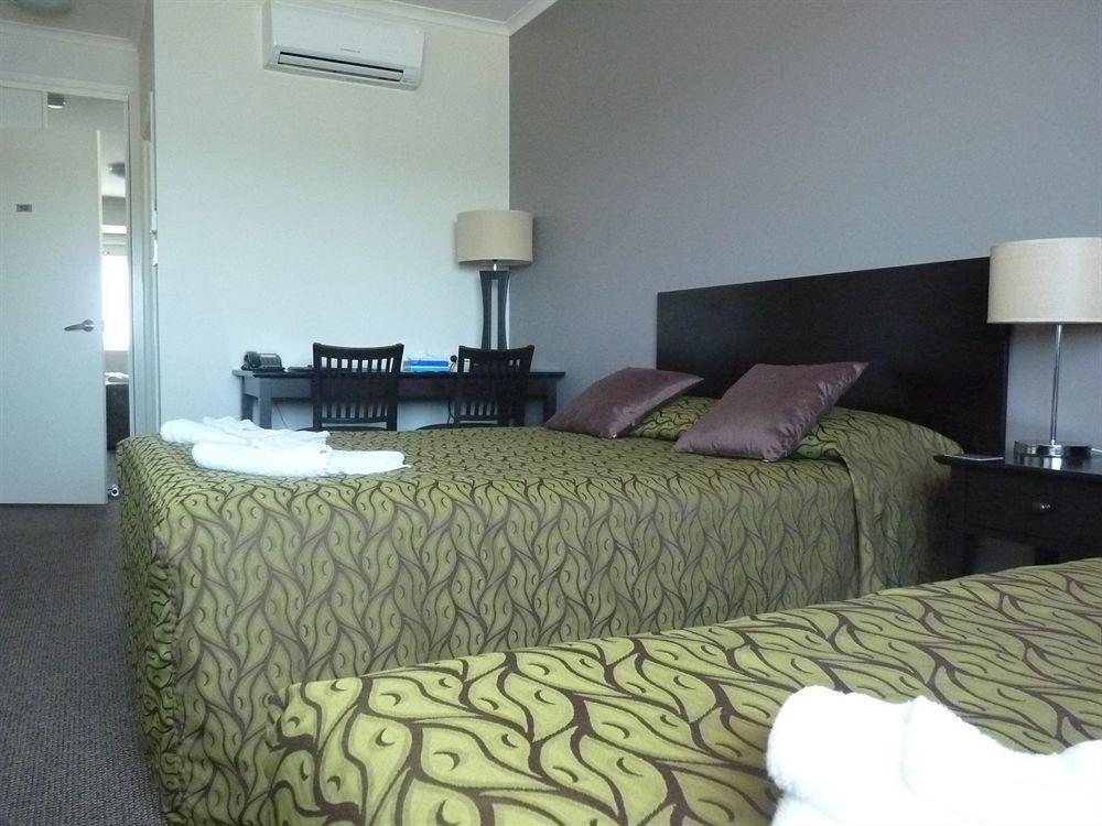 Redcliffe Motor Inn Ngoại thất bức ảnh