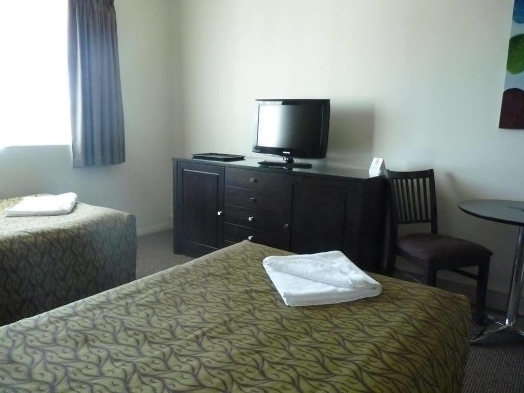 Redcliffe Motor Inn Ngoại thất bức ảnh