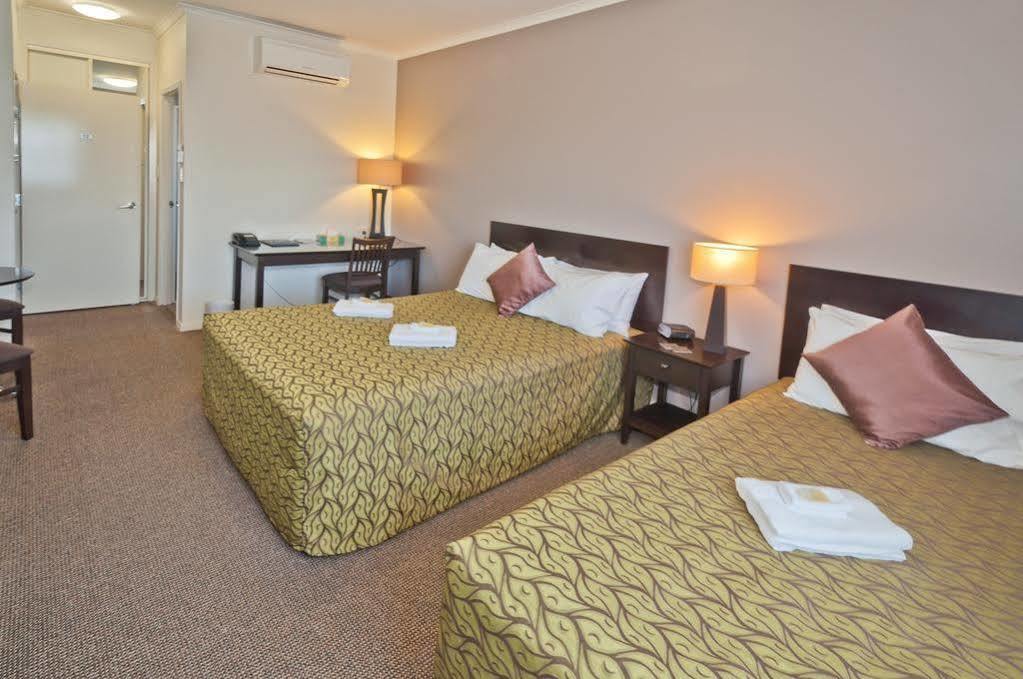 Redcliffe Motor Inn Ngoại thất bức ảnh